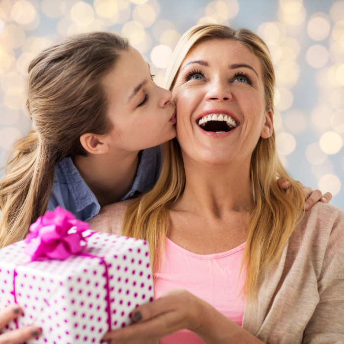 Regalos originales para el Día de la Madre: ideas de rutinas de cabello para sorprenderla y cuidarla